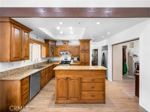 1099 Salinas , Costa Mesa, CA