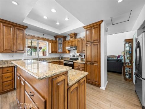 1099 Salinas , Costa Mesa, CA