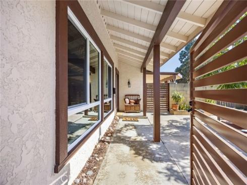 1099 Salinas , Costa Mesa, CA