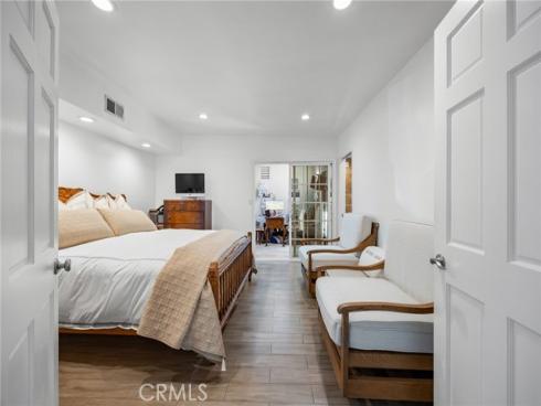 1099 Salinas , Costa Mesa, CA