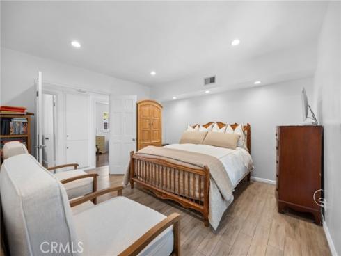 1099 Salinas , Costa Mesa, CA