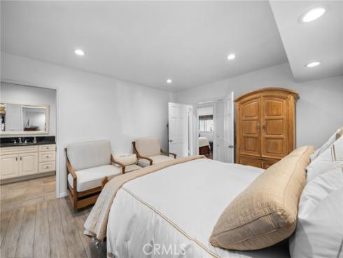 1099 Salinas , Costa Mesa, CA