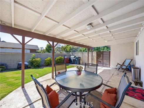 1099 Salinas , Costa Mesa, CA