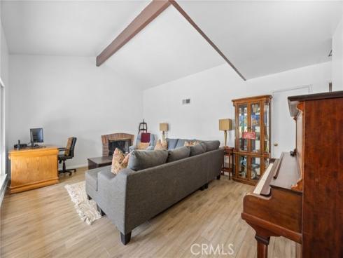 1099 Salinas , Costa Mesa, CA