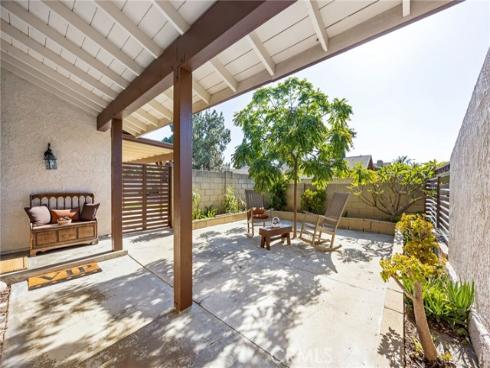 1099 Salinas , Costa Mesa, CA