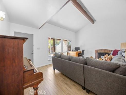 1099 Salinas , Costa Mesa, CA