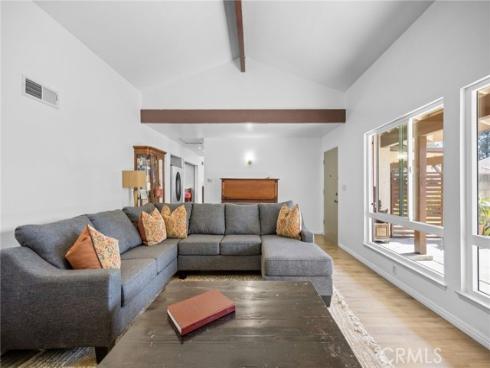 1099 Salinas , Costa Mesa, CA