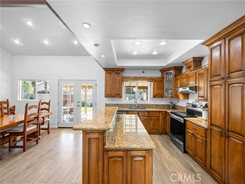 1099 Salinas , Costa Mesa, CA