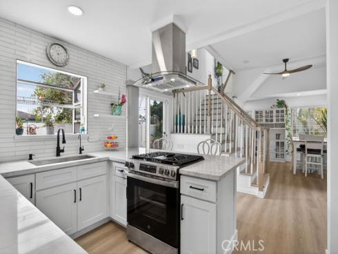 1010 W 19th , Costa Mesa, CA