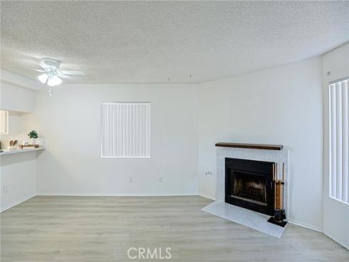 290  Victoria  29 (F8)  Street, Costa Mesa, CA