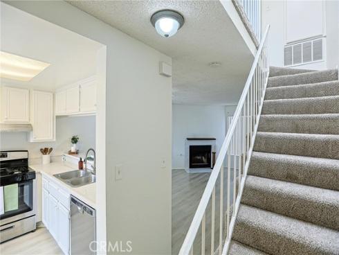 290  Victoria  29 (F8)  Street, Costa Mesa, CA