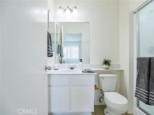 290  Victoria  29 (F8)  Street, Costa Mesa, CA