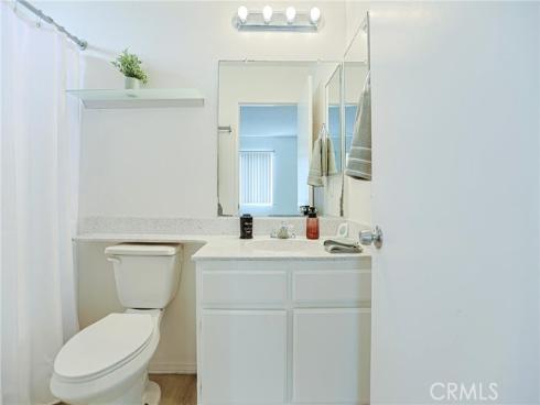 290  Victoria  29 (F8)  Street, Costa Mesa, CA