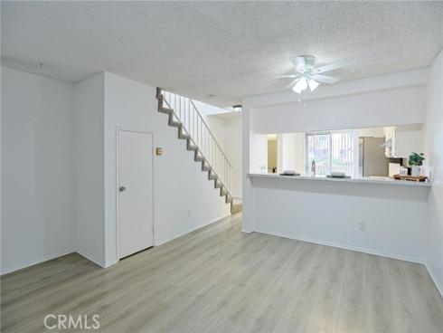 290  Victoria  29 (F8)  Street, Costa Mesa, CA