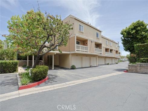 290  Victoria  29 (F8)  Street, Costa Mesa, CA