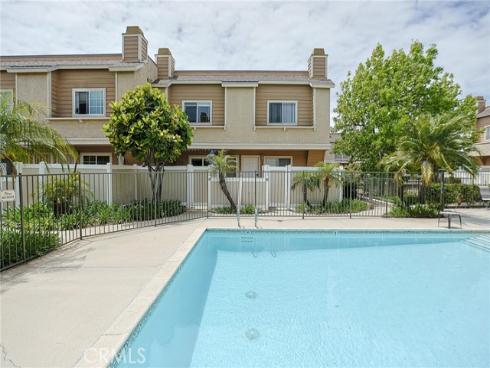 290  Victoria  29 (F8)  Street, Costa Mesa, CA