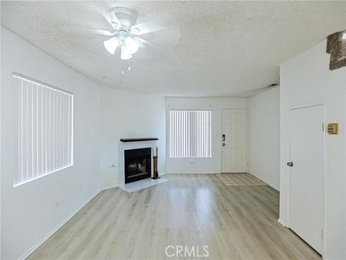 290  Victoria  29 (F8)  Street, Costa Mesa, CA