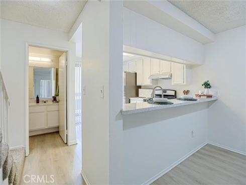 290  Victoria  29 (F8)  Street, Costa Mesa, CA