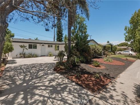 2107 Pomona , Costa Mesa, CA
