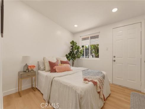 2107 Pomona , Costa Mesa, CA