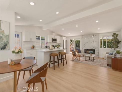 2107 Pomona , Costa Mesa, CA