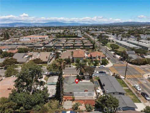2107 Pomona , Costa Mesa, CA