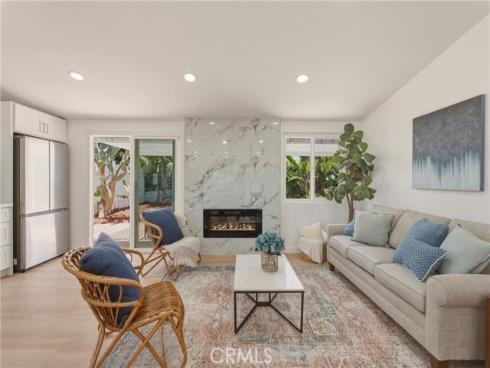 2107 Pomona , Costa Mesa, CA
