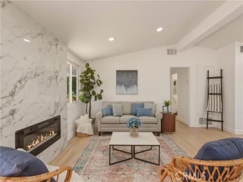 2107 Pomona , Costa Mesa, CA
