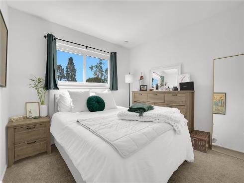 1422 Deauville Place, Costa Mesa, CA