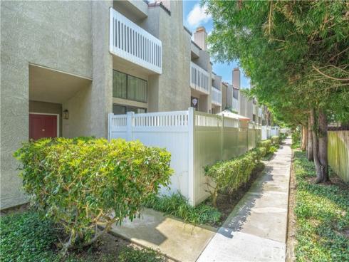 380 W Wilson F106 , Costa Mesa, CA