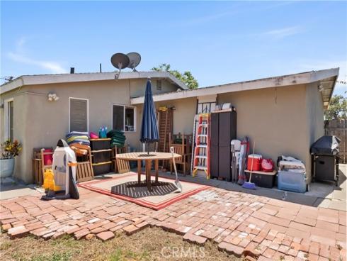 2436 Littleton , Costa Mesa, CA