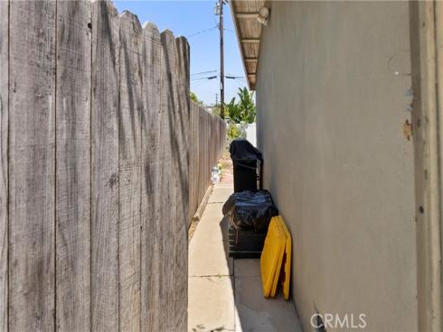2436 Littleton , Costa Mesa, CA
