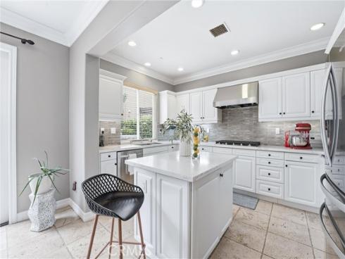 3381 Corte Cassis , Costa Mesa, CA