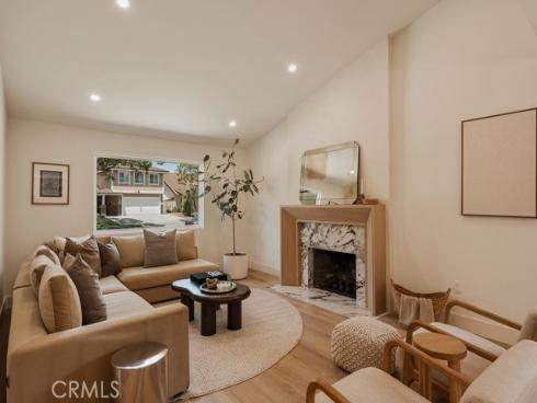 1081 Tulare , Costa Mesa, CA