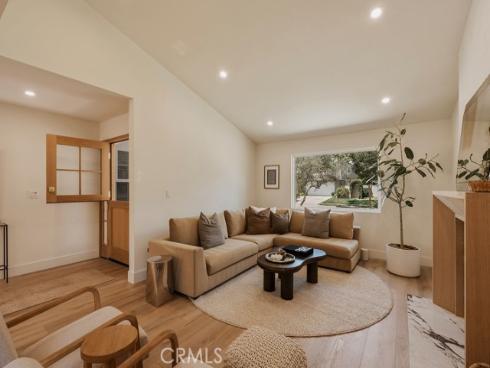 1081 Tulare , Costa Mesa, CA