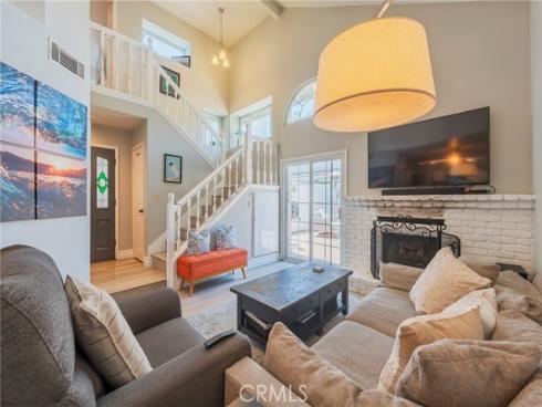 2687 Orange C , Costa Mesa, CA