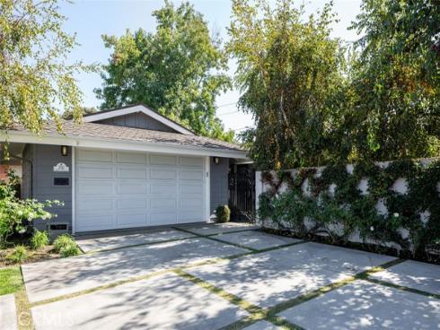 2043 N. Capella Court