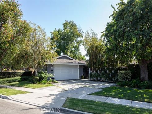 2043 N Capella Court, Costa Mesa, CA