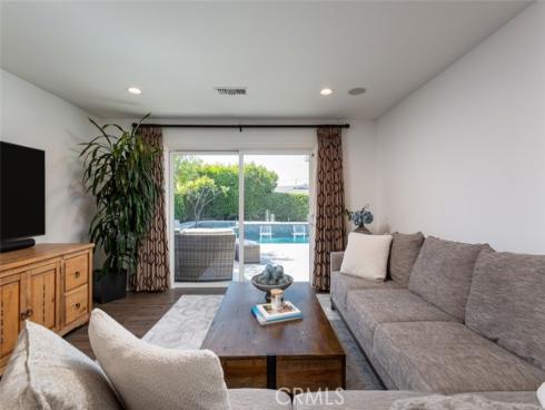 2043 N Capella Court, Costa Mesa, CA