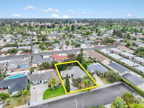 674 Capital , Costa Mesa, CA