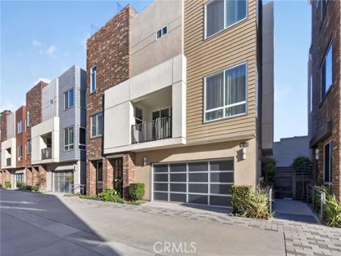 821 Brickyard , Costa Mesa, CA