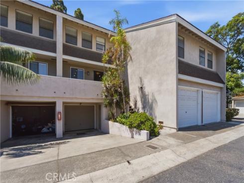 435 Bryson Springs 38 , Costa Mesa, CA