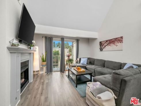 810 Baker 204 Street, Costa Mesa, CA