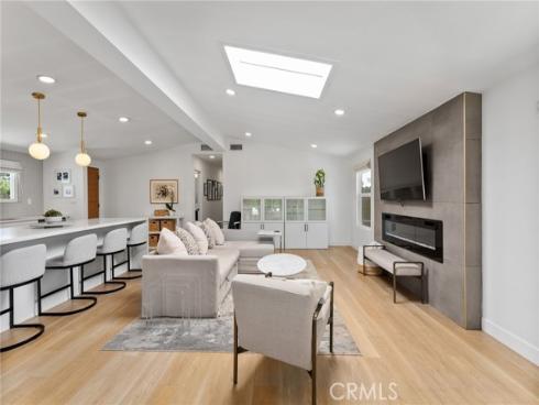 2135 Parsons Street, Costa Mesa, CA