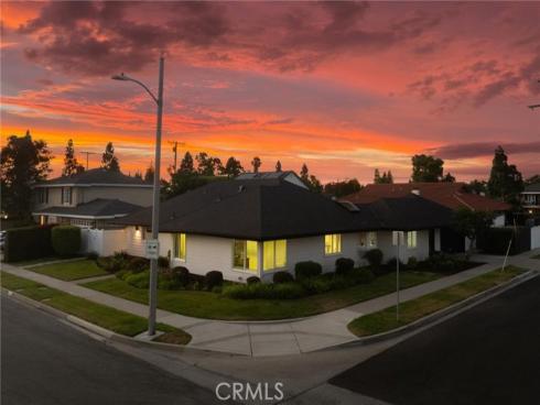 2904 Club House Road, Costa Mesa, CA