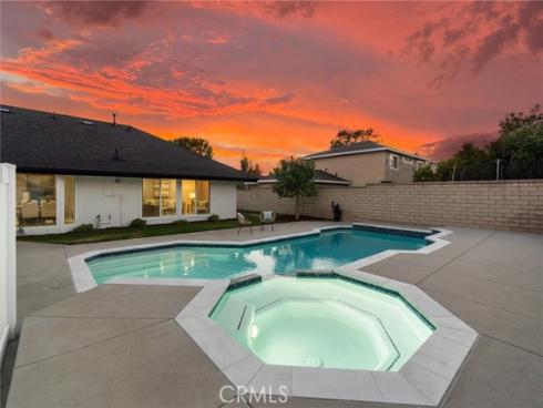 2904  Club House   Road, Costa Mesa, CA