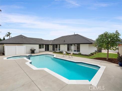 2904 Club House Road, Costa Mesa, CA