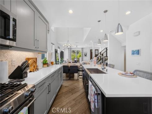 1687 Grand View , Costa Mesa, CA