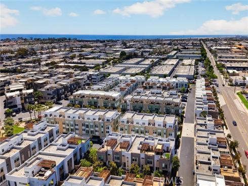 1687 Grand View , Costa Mesa, CA