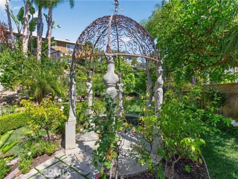 2740 Cardinal Drive, Costa Mesa, CA